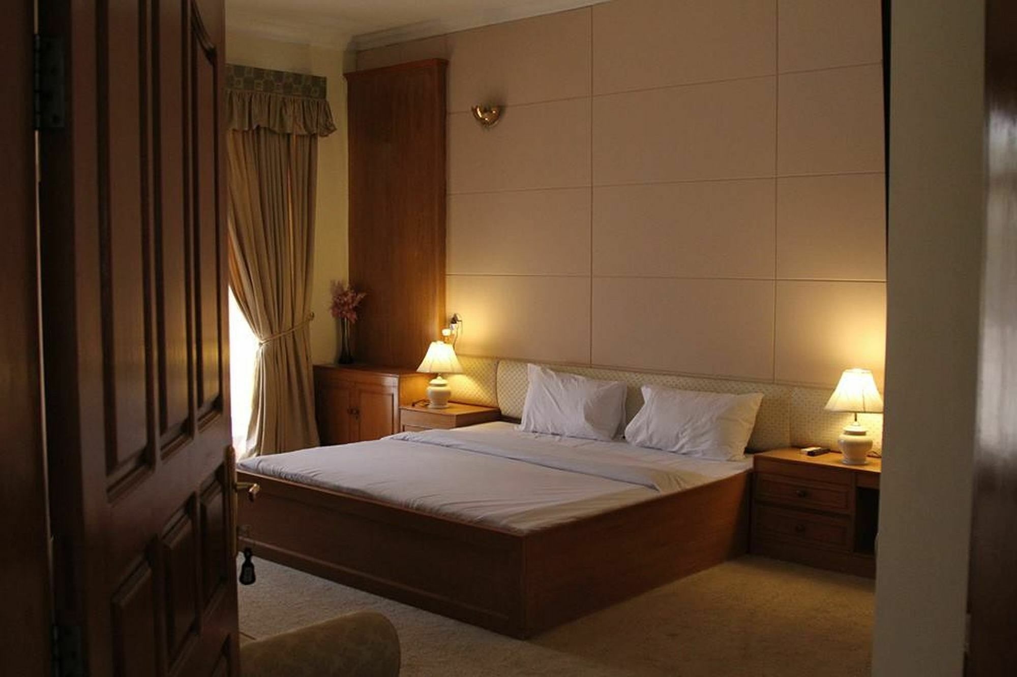 Delano Guest House Islamabad Esterno foto