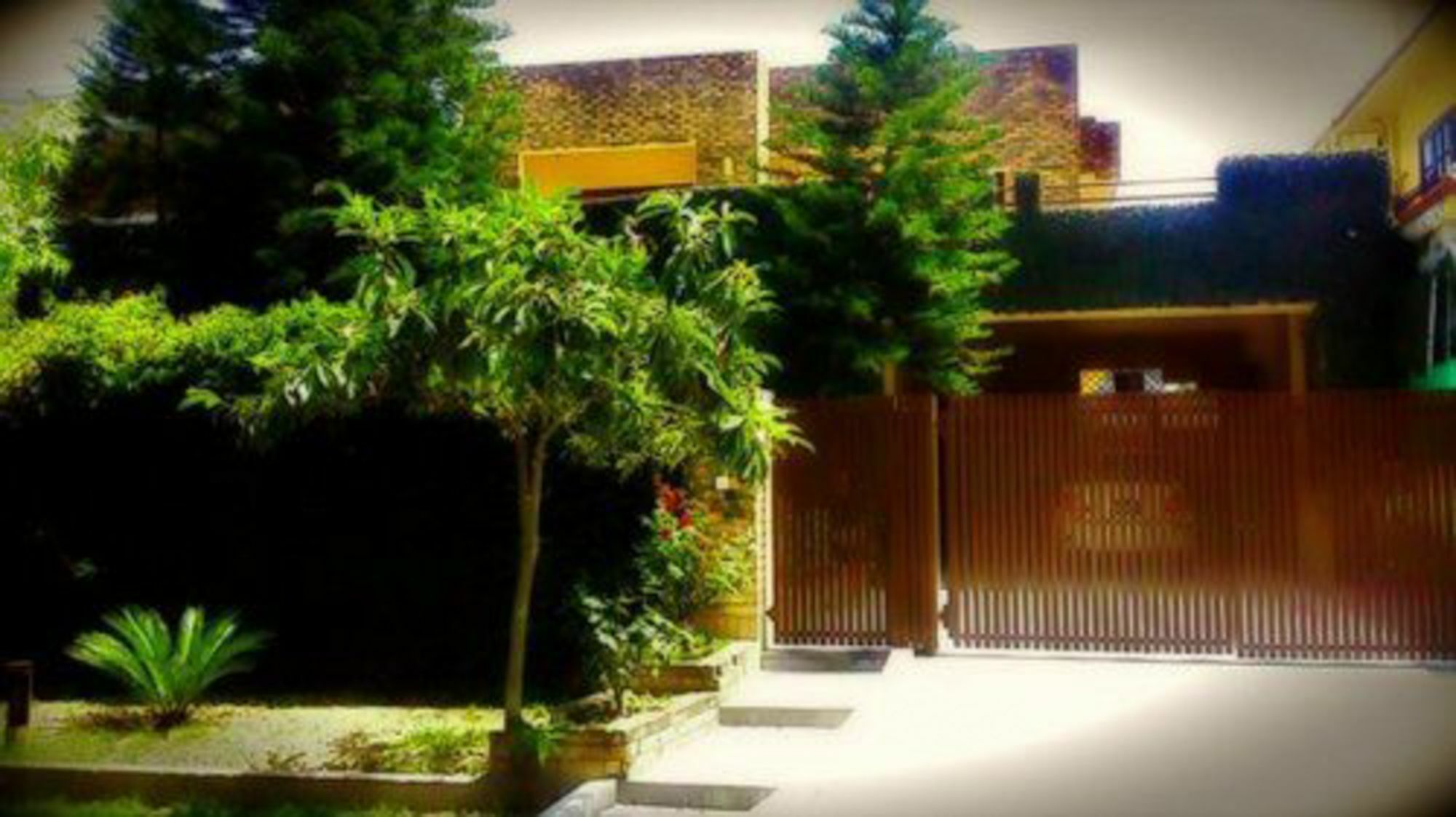 Delano Guest House Islamabad Esterno foto