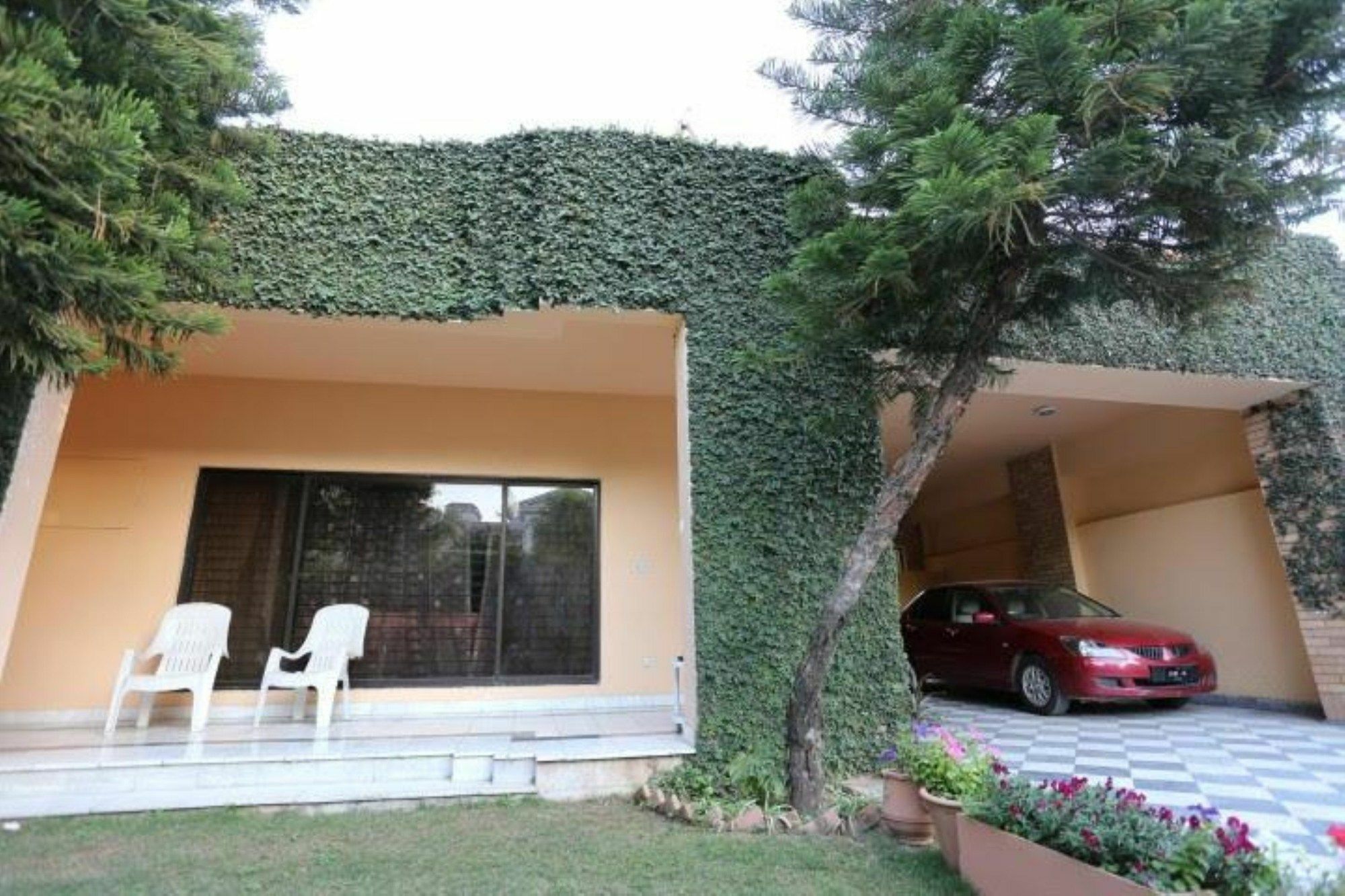 Delano Guest House Islamabad Esterno foto
